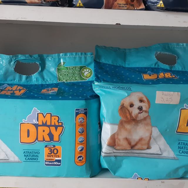 Tapetes higiênicos Mr. Dry na prateleira da loja